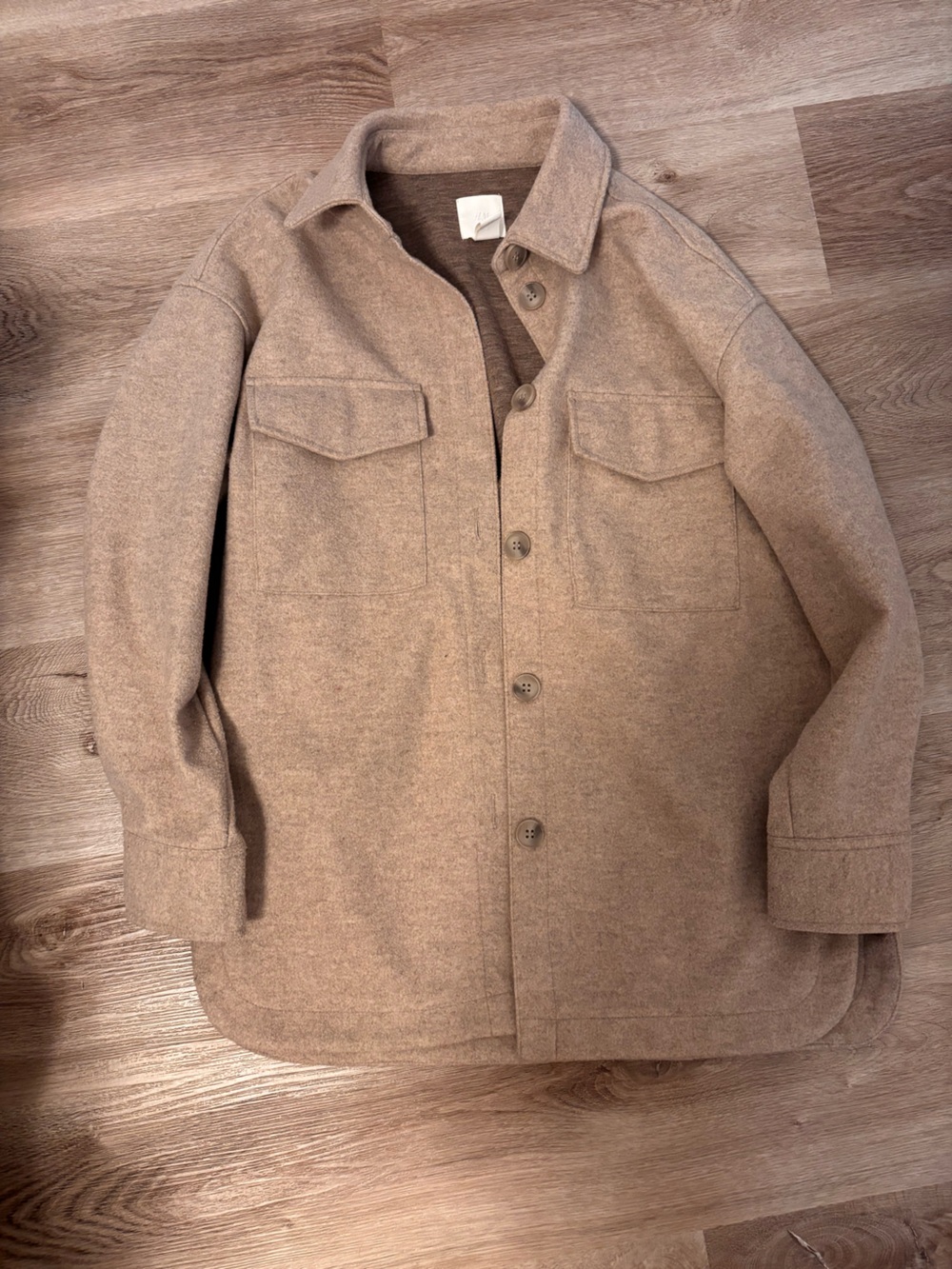 Women’s beige shacket